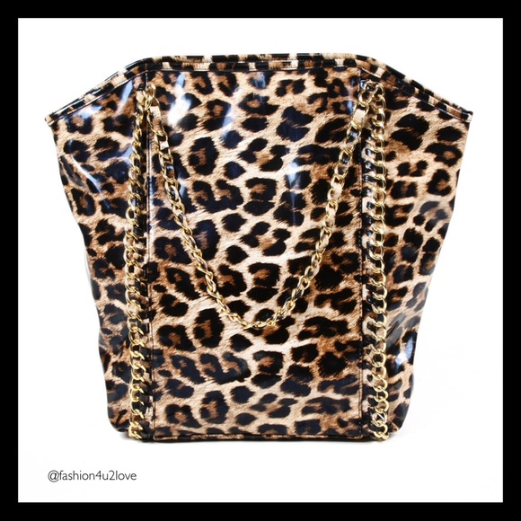 Amrita Singh Handbags - NEW! Amrita Singh Beautiful Leopard Tote.
